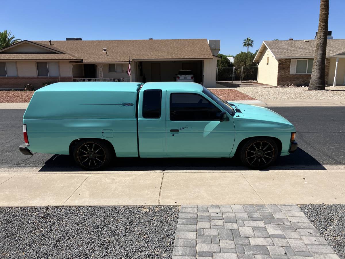 Nissan-pickup-1995-3