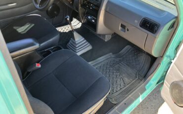 Nissan-pickup-1995-5