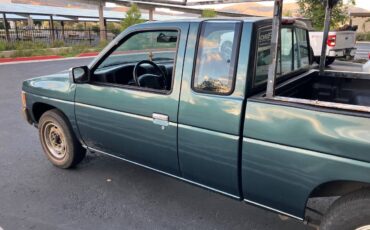 Nissan-pickup-1995-green-2