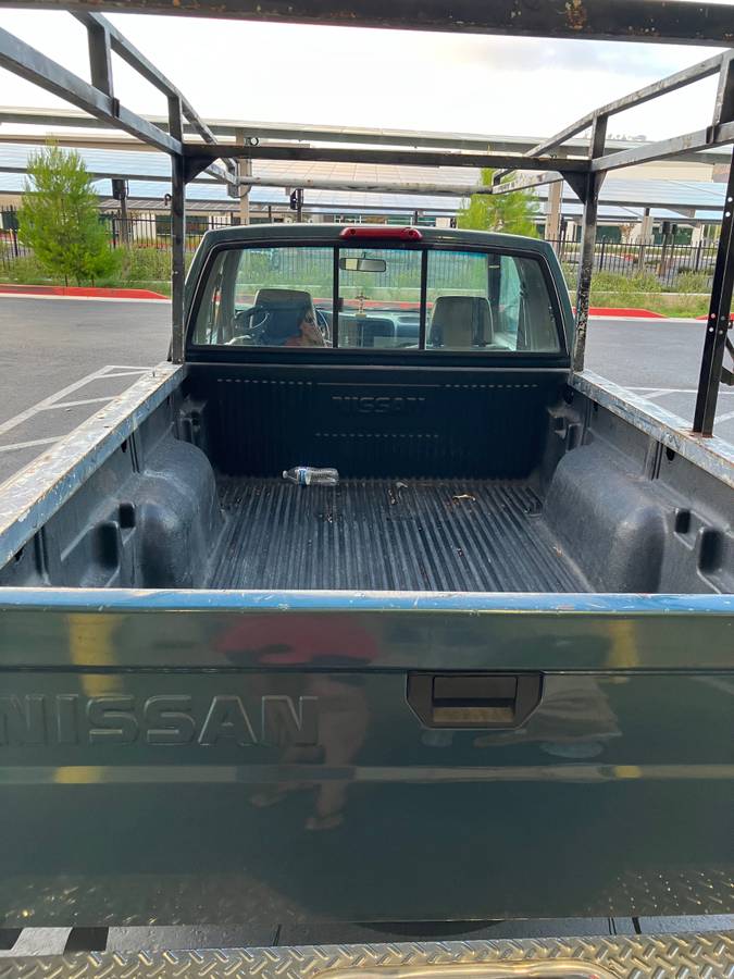 Nissan-pickup-1995-green-4