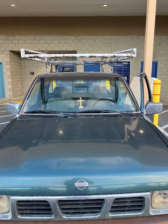 Nissan-pickup-1995-green-5