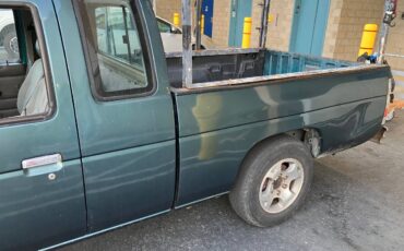 Nissan-pickup-1995-green-6