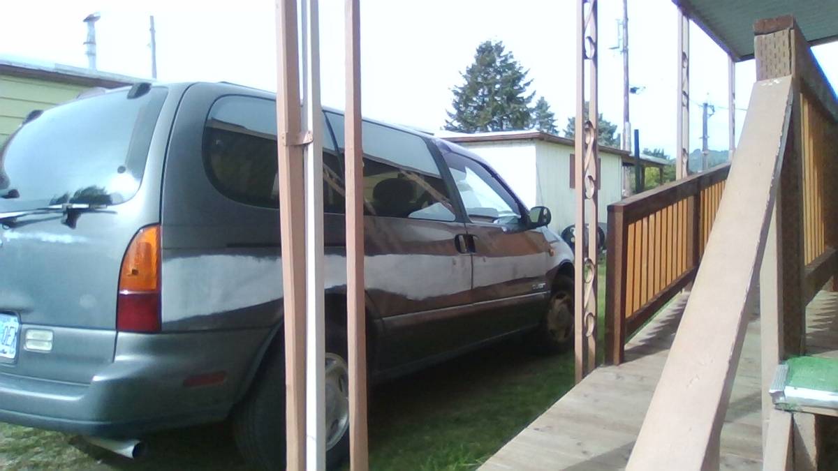Nissan-quest-gxe-1995-grey-1