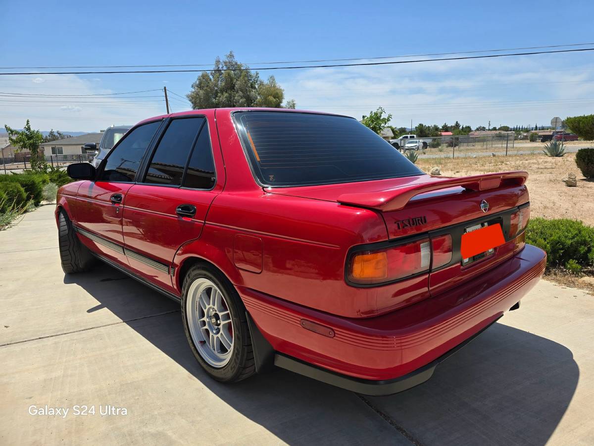 Nissan-sentra-1991-red