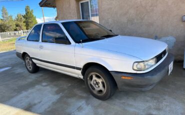 Nissan-sentra-1992-white-3