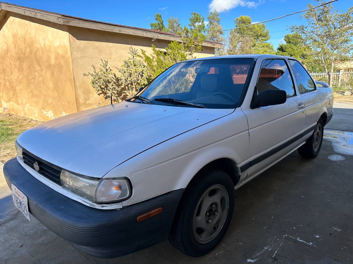 Nissan-sentra-1992-white-6
