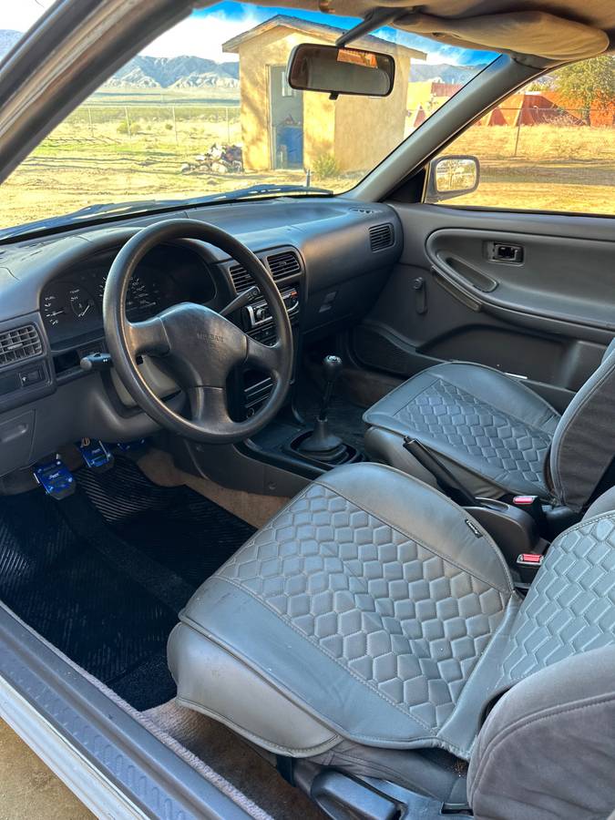Nissan-sentra-1992-white-7