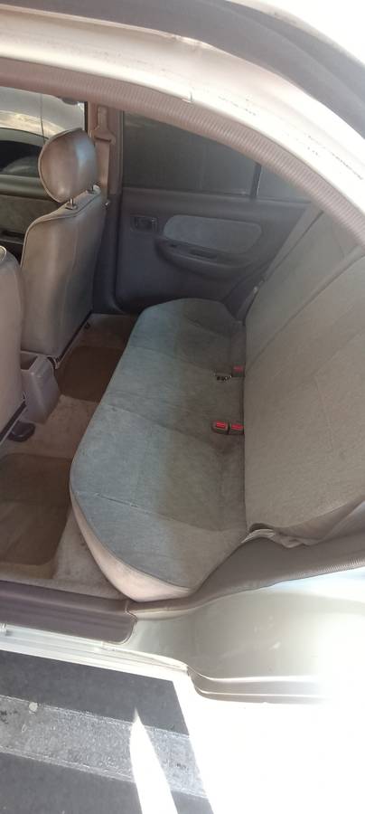 Nissan-sentra-1996-grey-2