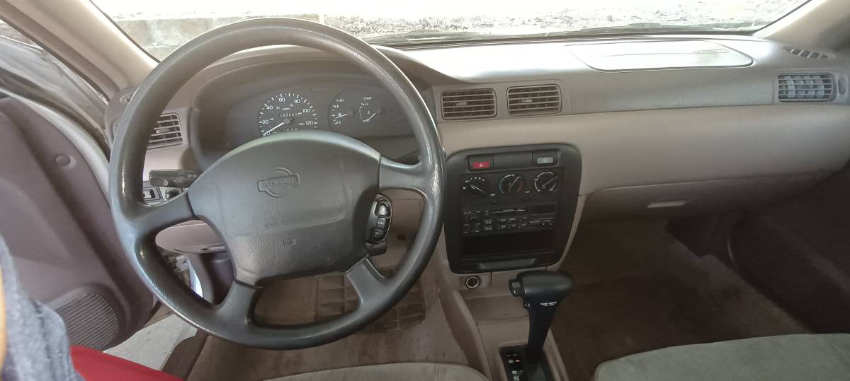 Nissan-sentra-1996-grey-4