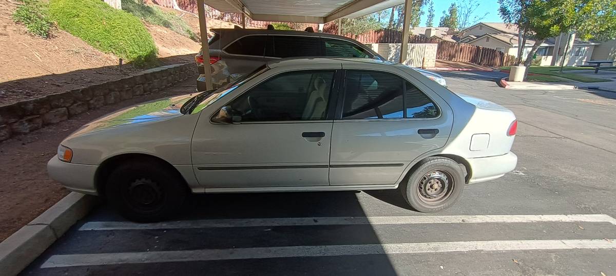 Nissan-sentra-1996-grey-6