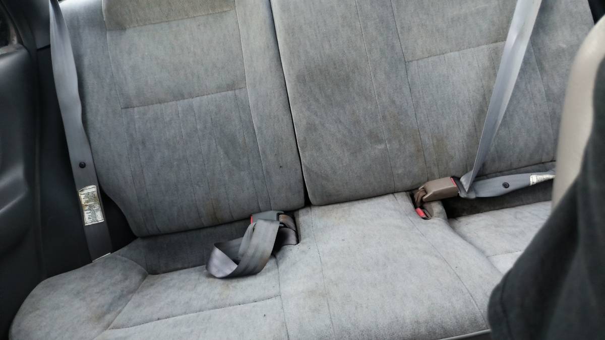Nissan-sentra-gxe-1996-silver-12