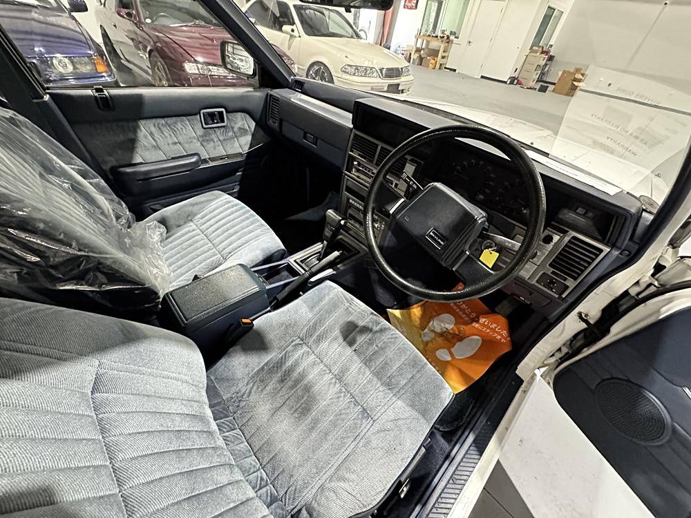 Nissan-skyline-1986-custom-77
