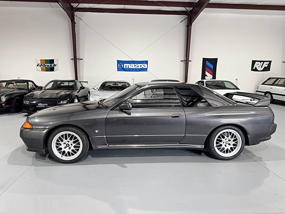 Nissan-skyline-1993-custom-1
