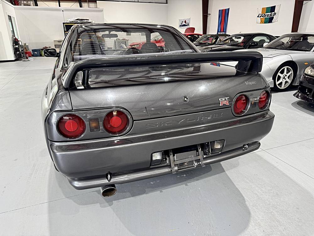 Nissan-skyline-1993-custom-3
