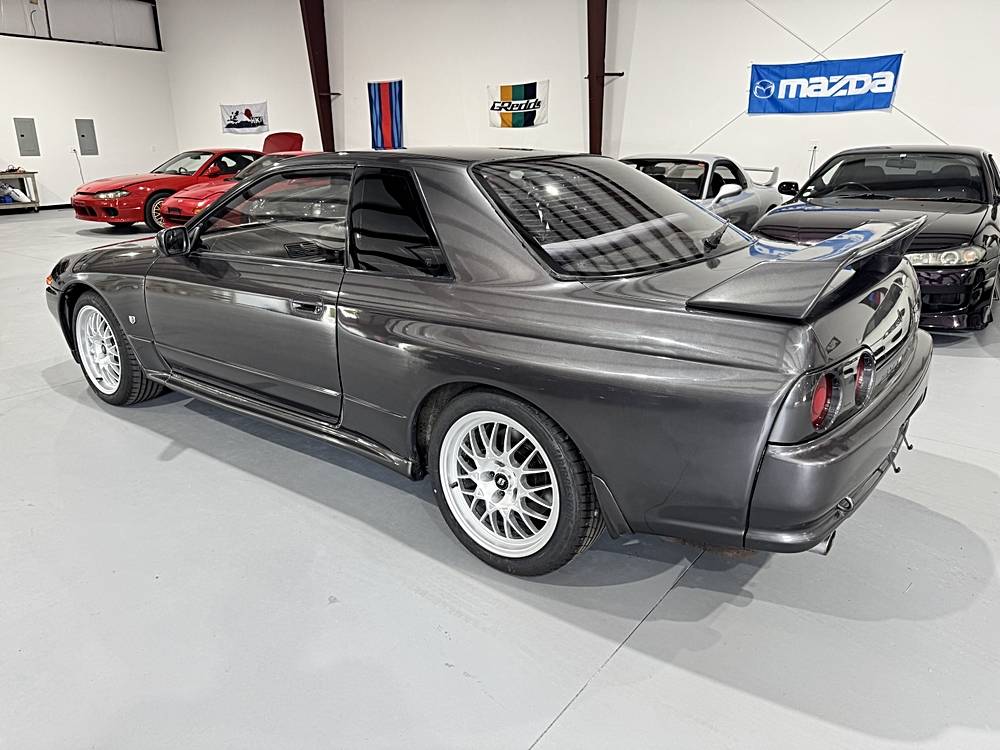 Nissan-skyline-1993-custom-30