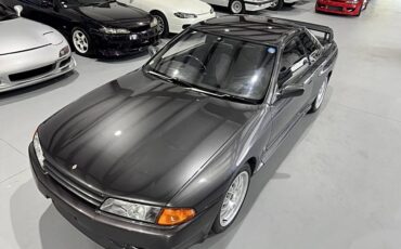 Nissan-skyline-1993-custom-38