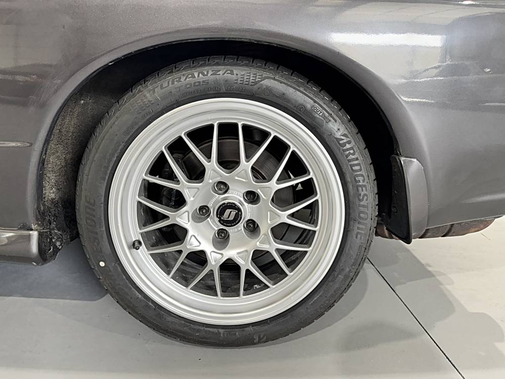 Nissan-skyline-1993-custom-4