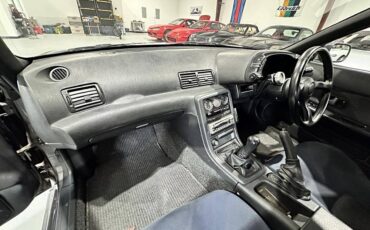 Nissan-skyline-1993-custom-46