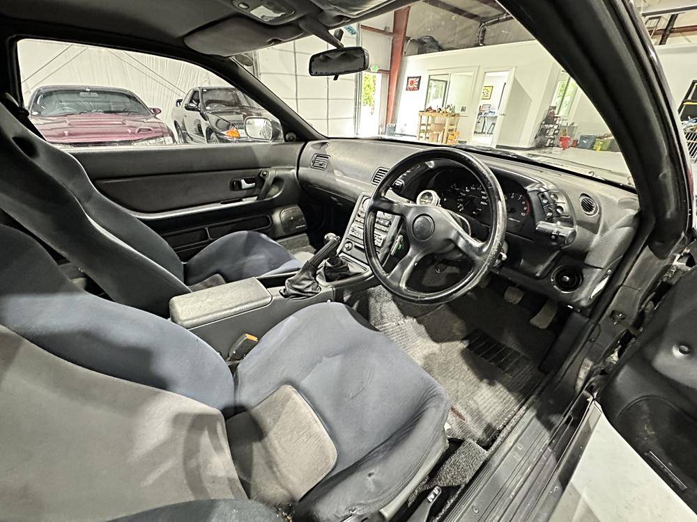 Nissan-skyline-1993-custom-47