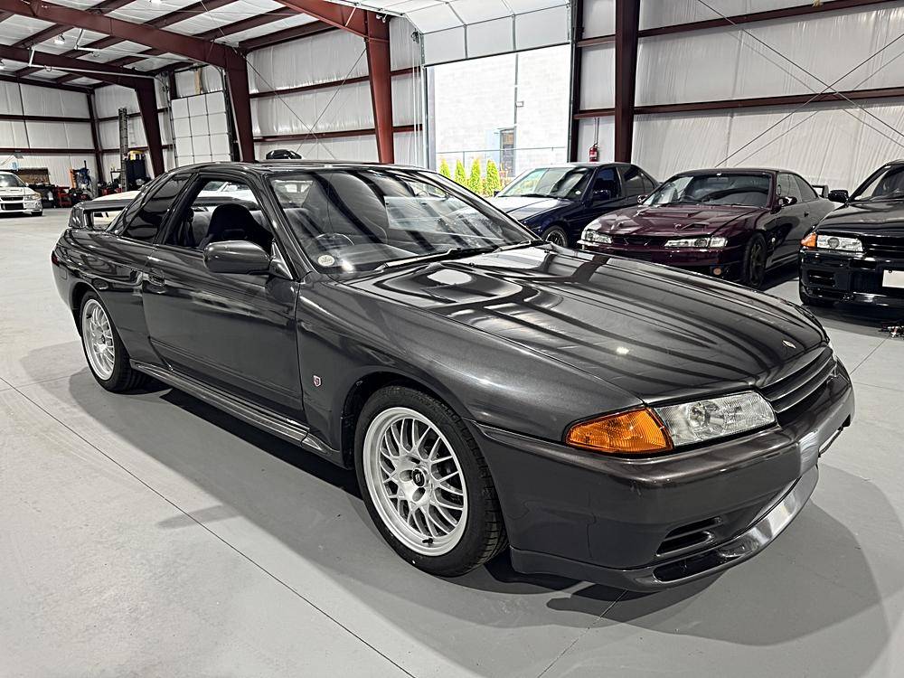 Nissan-skyline-1993-custom-9