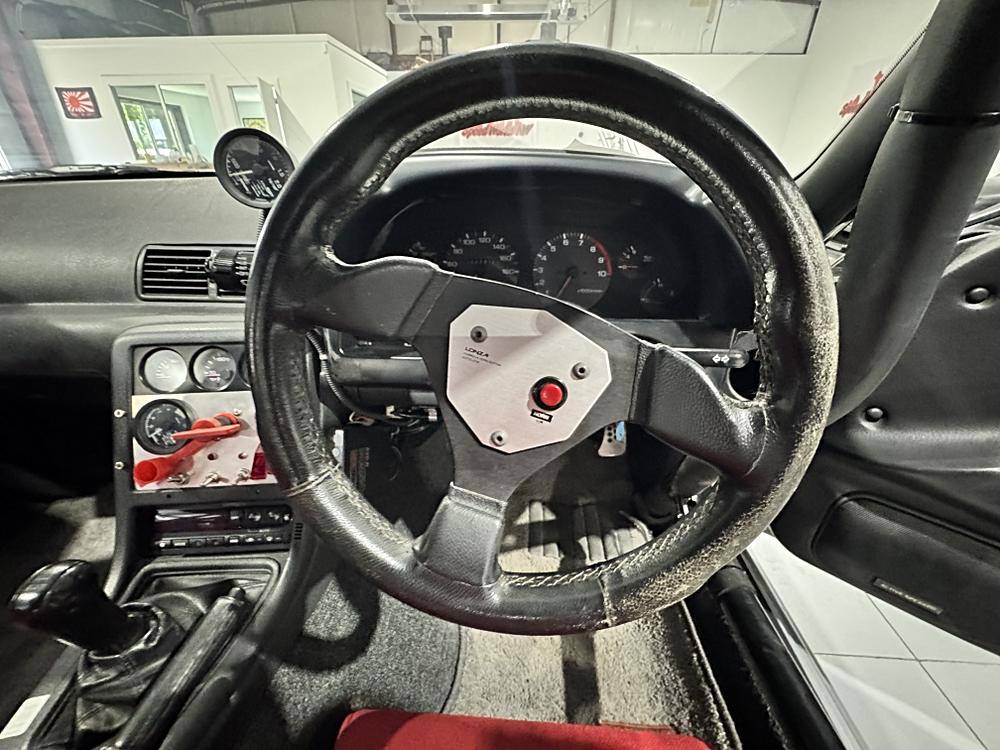 Nissan-skyline-1994-custom-12