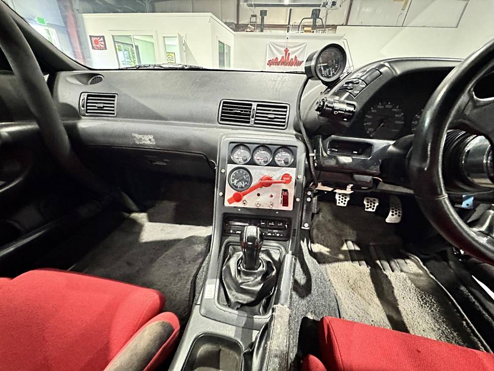 Nissan-skyline-1994-custom-166