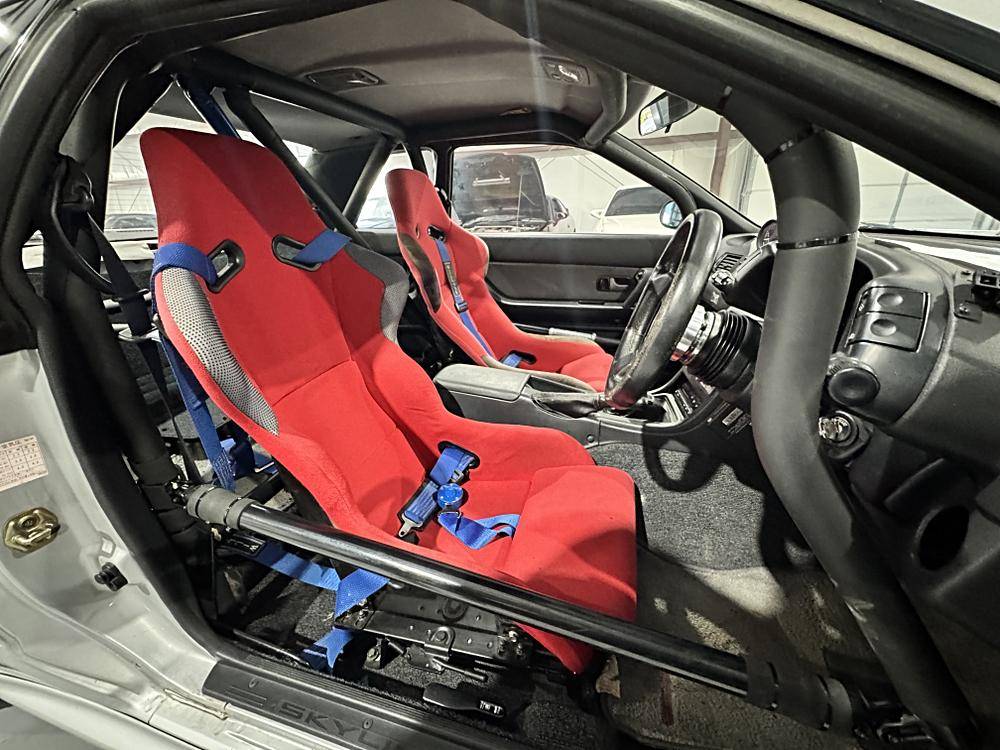 Nissan-skyline-1994-custom-21