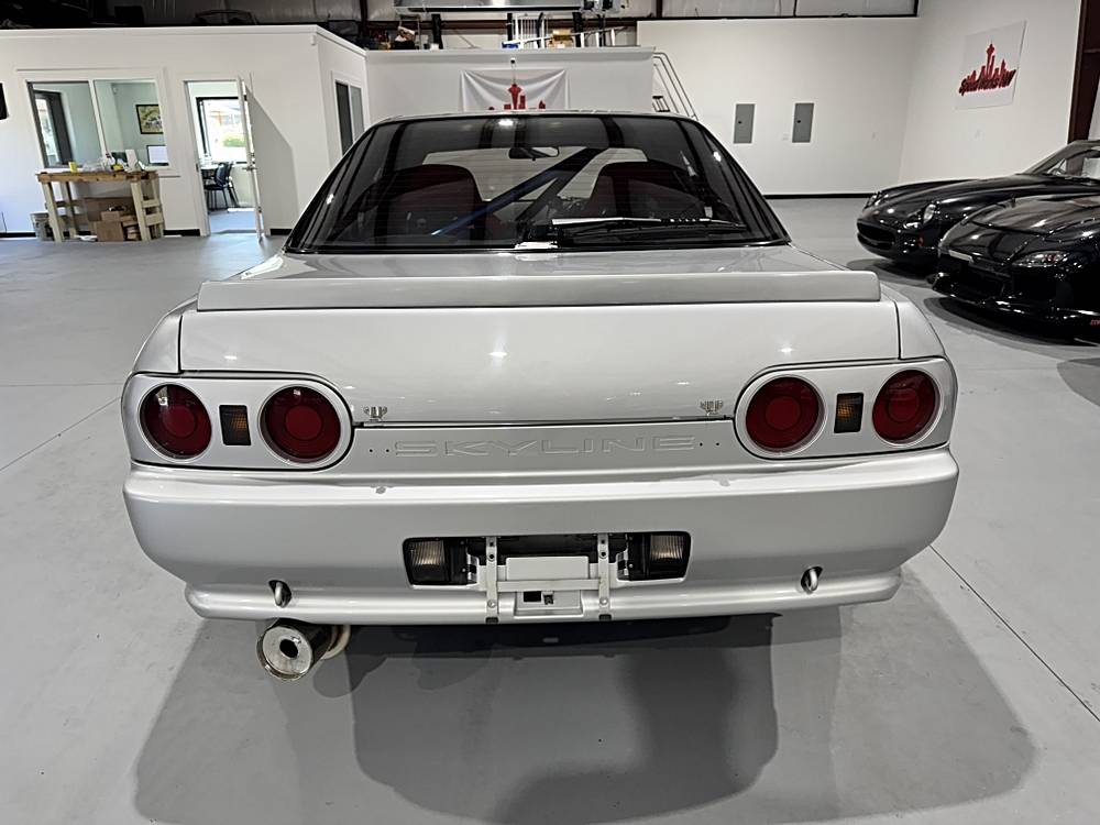 Nissan-skyline-1994-custom-39