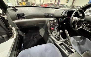 Nissan-skyline-1994-silver-17