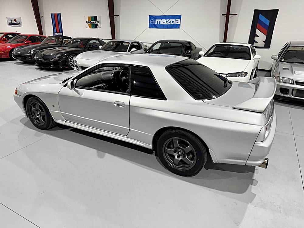 Nissan-skyline-1994-silver-25