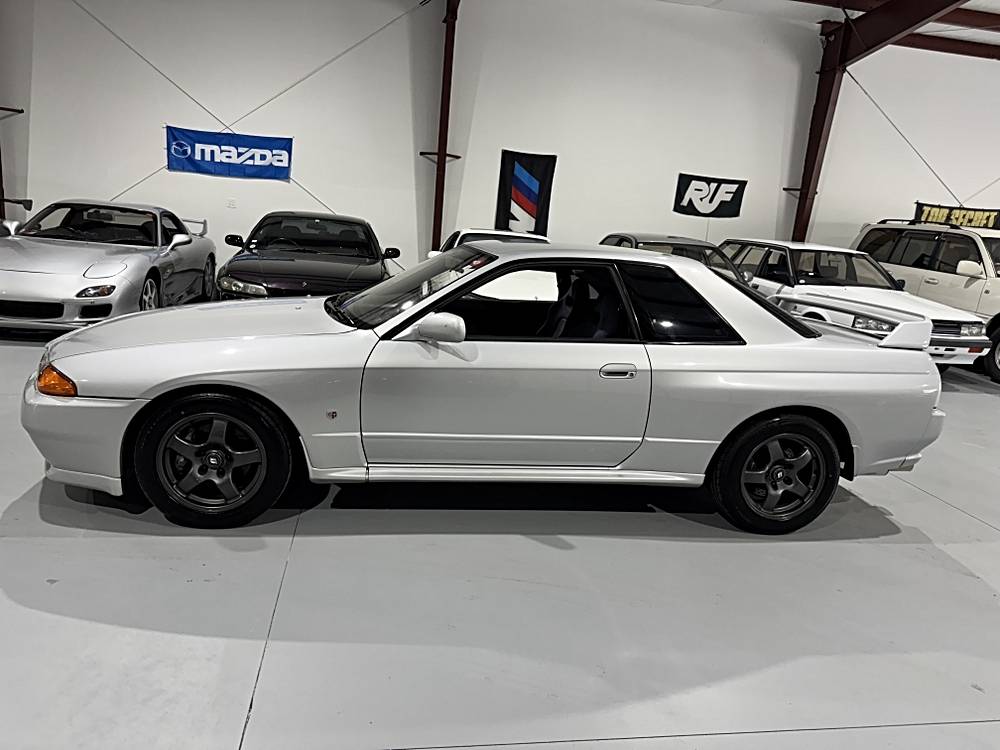 Nissan-skyline-1994-silver-29