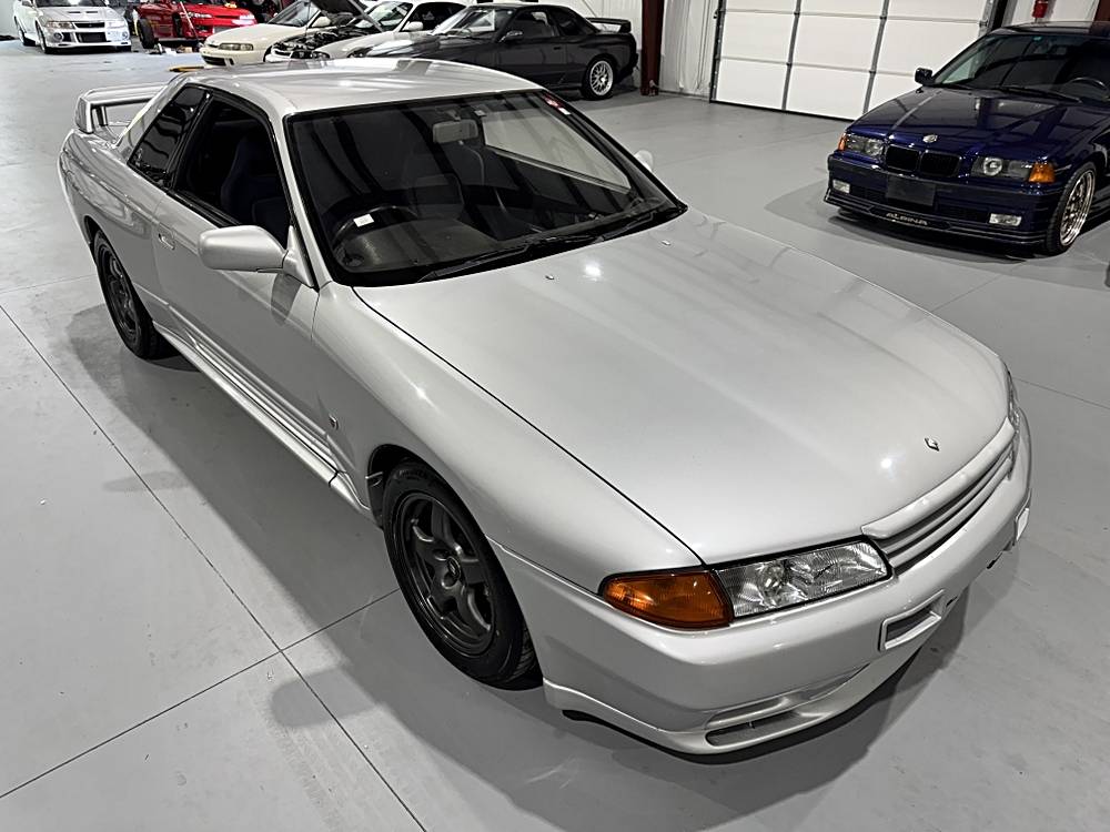 Nissan-skyline-1994-silver-38