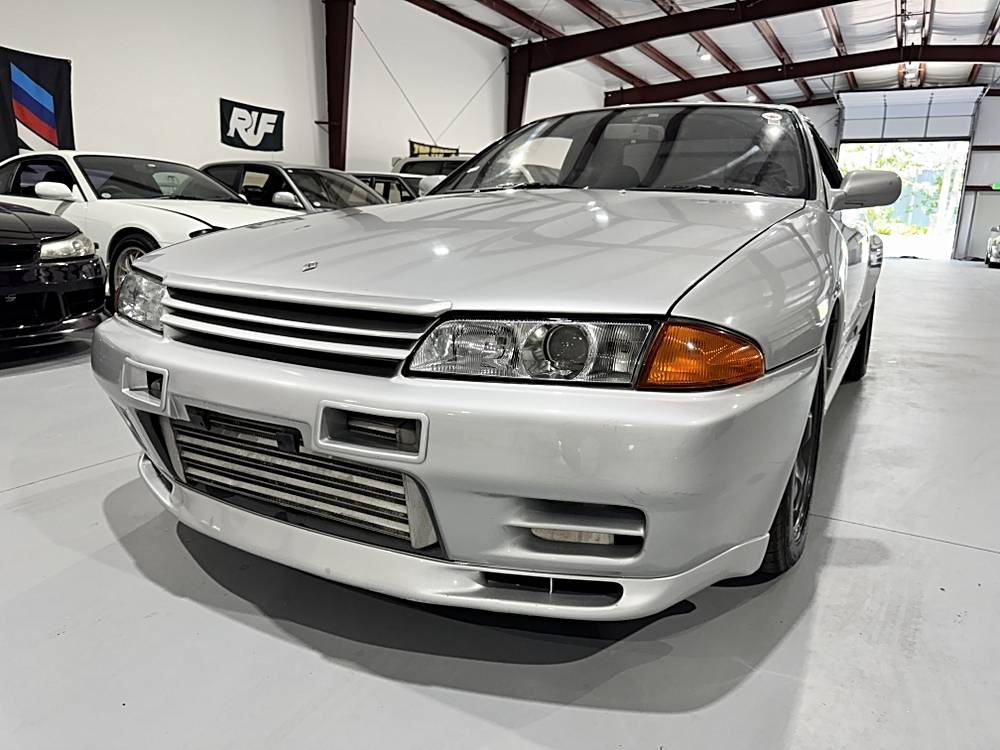 Nissan-skyline-1994-silver-40