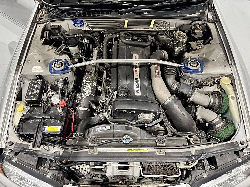 Nissan-skyline-1994-silver-61