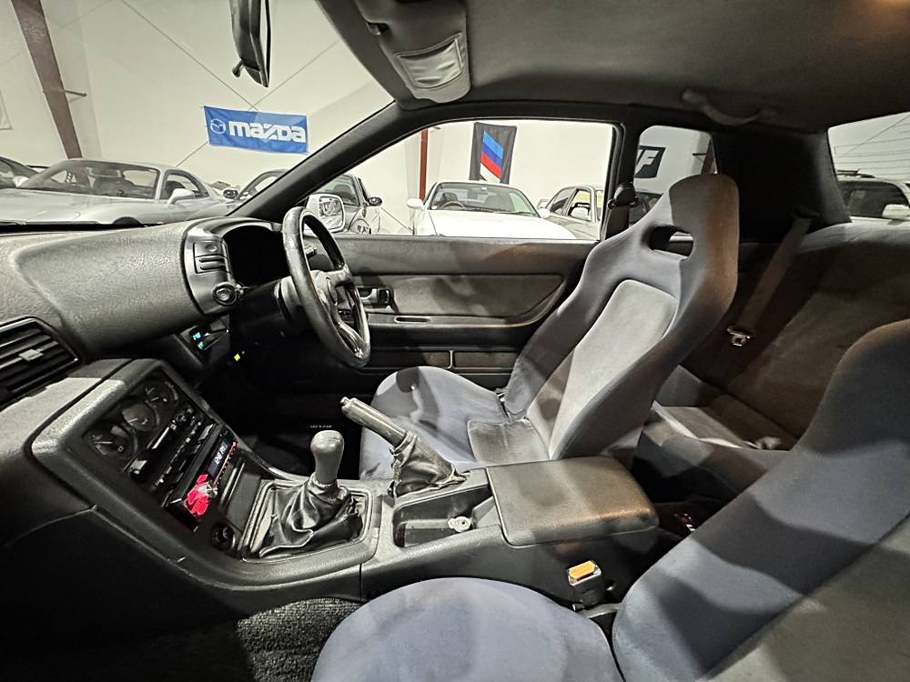 Nissan-skyline-1994-silver-62