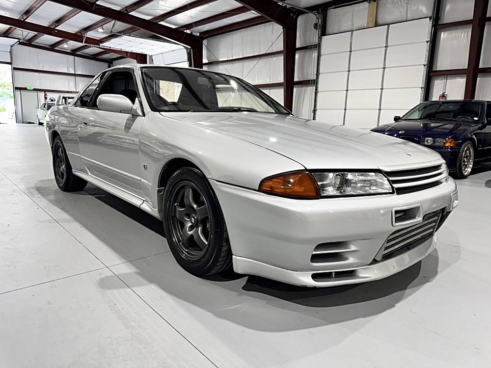 Nissan-skyline-1994-silver-9