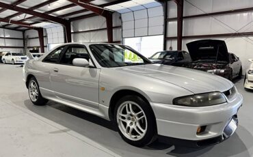 Nissan-skyline-1995-custom-102