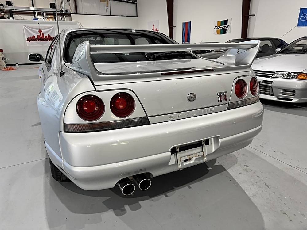 Nissan-skyline-1995-custom-115