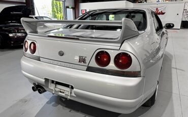 Nissan-skyline-1995-custom-172
