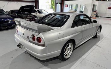 Nissan-skyline-1995-custom-188