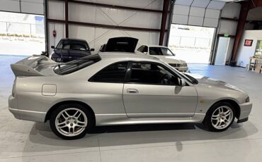 Nissan-skyline-1995-custom-214