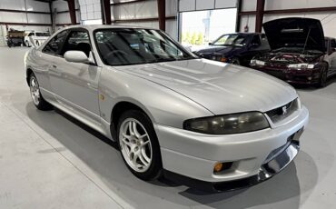 Nissan-skyline-1995-custom-217