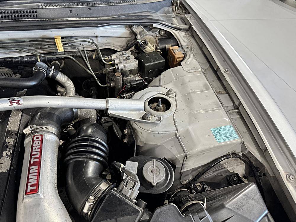 Nissan-skyline-1995-custom-233
