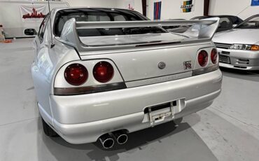 Nissan-skyline-1995-custom-73