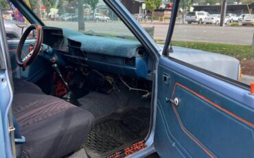 Nissan-truck-1985-blue-5