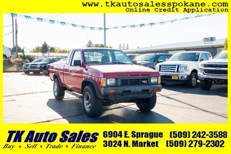 Nissan-truck-dlx-1986-red-1