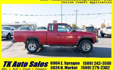 Nissan-truck-dlx-1986-red-2