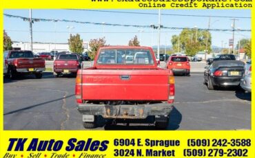 Nissan-truck-dlx-1986-red-4