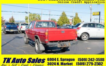 Nissan-truck-dlx-1986-red-5