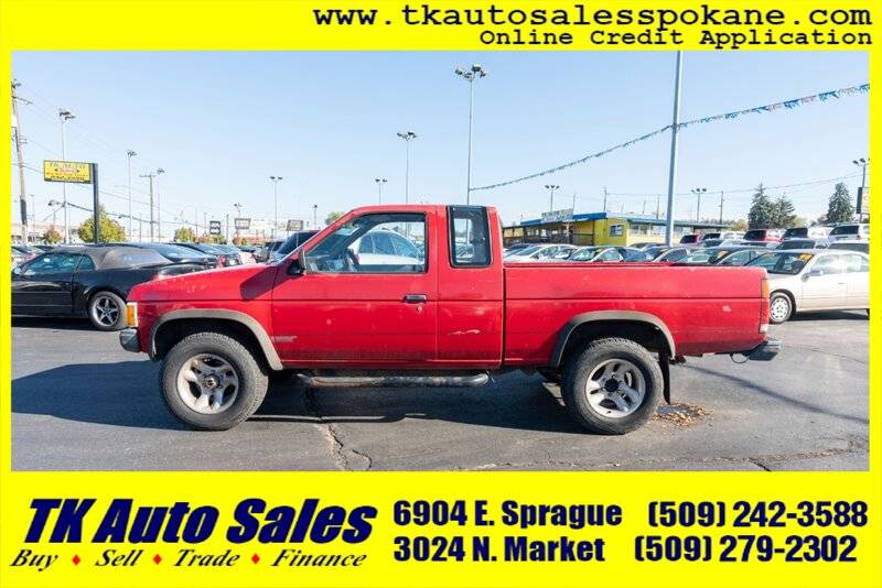 Nissan-truck-dlx-1986-red-6